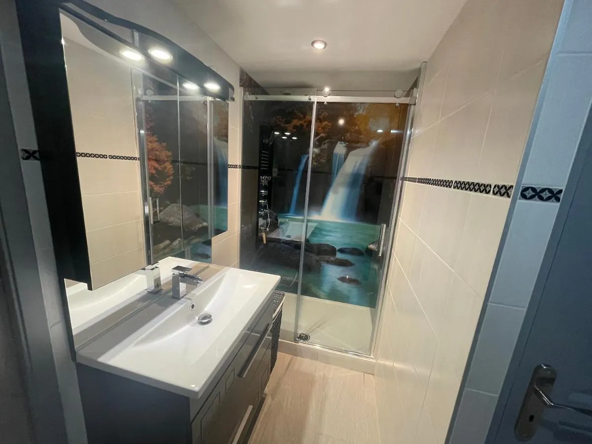 Le Miroir Villa Domerat Holiday home